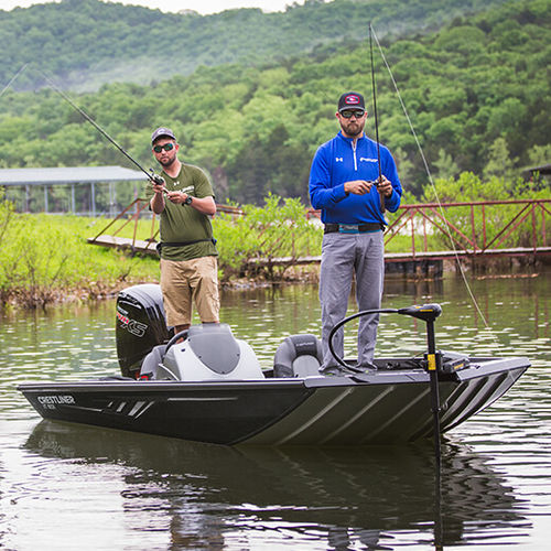 Bass boat com motor de popa - VT 19 - Crestliner - com console lateral / de pesca esportiva / em alumínio
