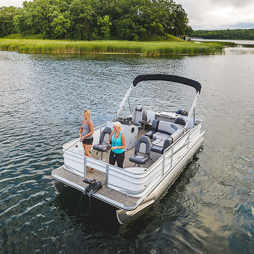 Pontoon boat com motor de popa - 220 RALLY - Crestliner - para esqui aquático / de pesca esportiva / em alumínio
