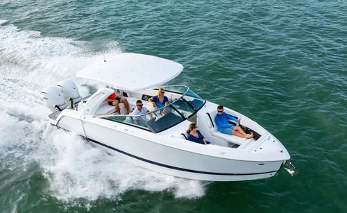 Lancha de proa aberta com motor de popa - H9 OB - Four Winns - bimotor / open / com console dupla