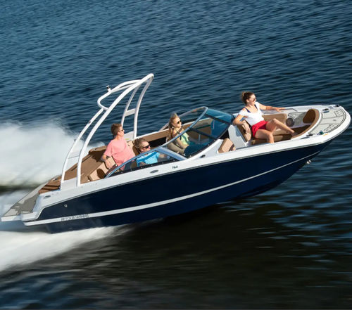 Deck-boat com motor de centro - HD2 - Four Winns - open / com console dupla / bowrider