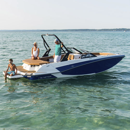 Deck-boat com motor de centro - GTD 205 - Glastron - com console dupla / de wakeboard / para esqui aquático