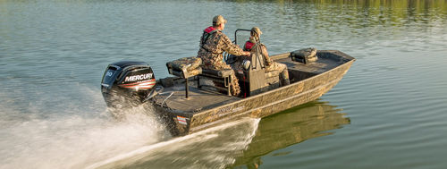 Jon boat com motor de popa - Roughneck 1860 CC - Lowe - com console central / open / para pesca