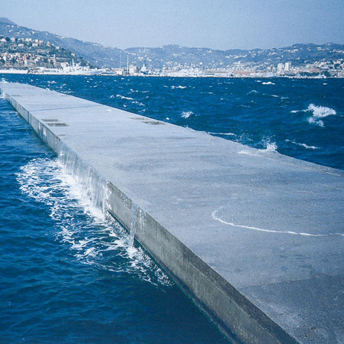 Quebra-mar flutuante - Hong Kong Horizon Marine Industry Co. Limited - em concreto