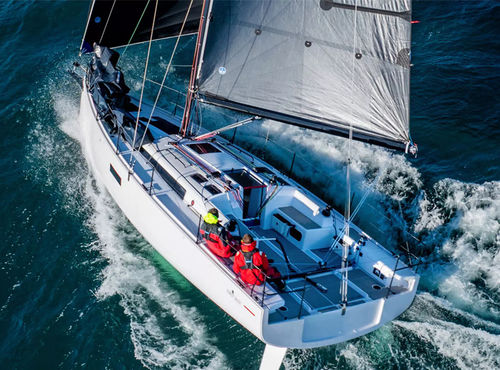 Veleiro de regata - First 36 SE - Bénéteau Sailboats - de cruzeiro e regata / 3 cabines / pernoite para 7 pessoas