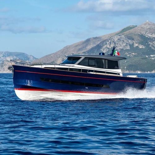 Lancha Express Cruiser com motor de centro - 48 - APREAMARE - bimotor / com hard-top / com linha de eixo