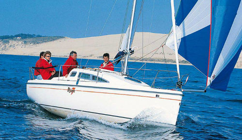 Veleiro de cruzeiro - DJINN 7 - B2 marine - pernoite para 2 pessoas / com quilha retrátil