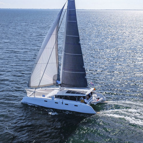 Iate à vela catamarã - R5 - Ocean Renegade - de cruzeiro / de popa aberta / com gurupés