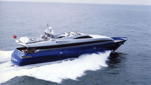 Megaiate de cruzeiro - BELLISSIMA - Baglietto spa - com flybridge