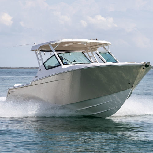 Lancha de proa aberta com motor de popa - 28XC - Bertram - bimotor / com console dupla / bowrider