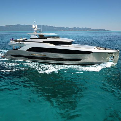 Superiate de cruzeiro - 120 - Burger Boat Company - com casa de leme elevada / IPS POD / 3 cabines