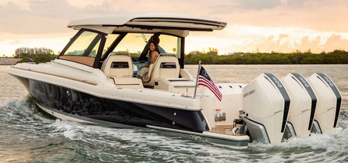 Lancha Express Cruiser com motor de popa - CALYPSO 35 - Chris Craft - trimotor / open / com console dupla