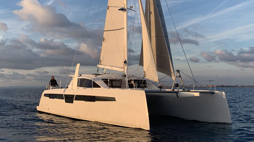 Catamarã - C-Cat 48 - Comar Yachts - de cruzeiro / 3 cabines / 4 cabines