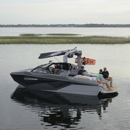 Lancha de proa aberta de wakeboard - G21 - Nautique Boat Company - com motor de centro / com console dupla / bowrider