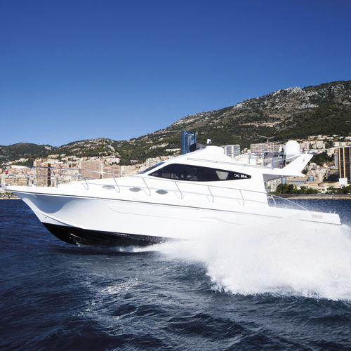 Lancha Express Cruiser com motor de centro - DC10 SL - Dellapasqua DC - a diesel / bimotor / com flybridge