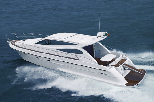 Iate a motor de alta velocidade - DC16 Elite - Dellapasqua DC - com hard-top / 6 cabines / pernoite para 8 pessoas