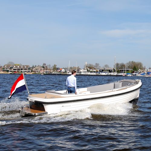 Bote com motor de centro - 6.5 - Interboat - open / com console central / clássico