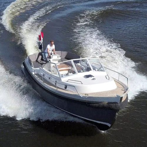 Lancha Cabin Cruiser com motor de centro - Intercruiser 27 - Interboat - open / com console central / fluvial