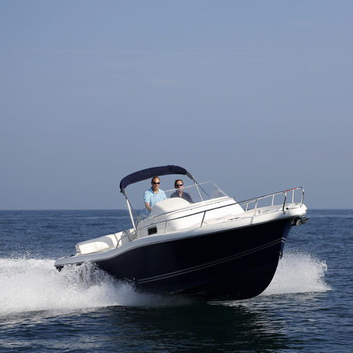 Lancha Cabin Cruiser com motor de popa - 250 SC Origin - White-shark - bimotor / open / esportiva