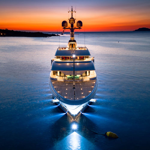 Megaiate de cruzeiro - AURORA - Lurssen Yachts - com casa de leme elevada / por medida