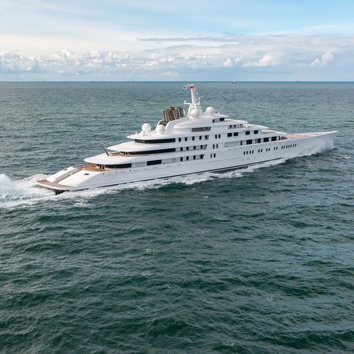 Megaiate de cruzeiro - AZZAM - Lurssen Yachts - com casa de leme elevada / com heliporto