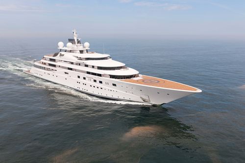 Megaiate de cruzeiro - A+    - Lurssen Yachts - com casa de leme elevada / com heliporto