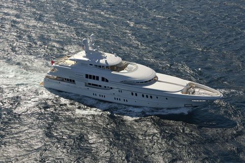 Megaiate de cruzeiro - HUNTRESS - Lurssen Yachts - com casa do leme