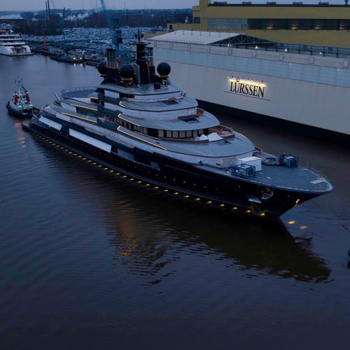 Megaiate de cruzeiro - Luminance - Lurssen Yachts - com casa de leme elevada / com piscina