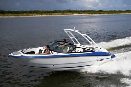 Lancha de proa aberta com motor de centro - 218SS - Monterey Boats - com console dupla / bowrider / open