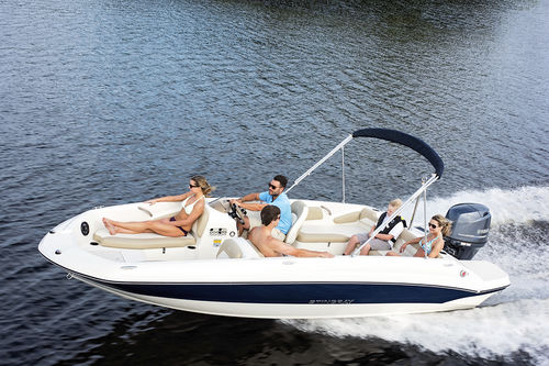Deck-boat com motor de popa - 182SC - Stingray Boats - para esqui aquático / de pesca esportiva / máx. 9 pessoas