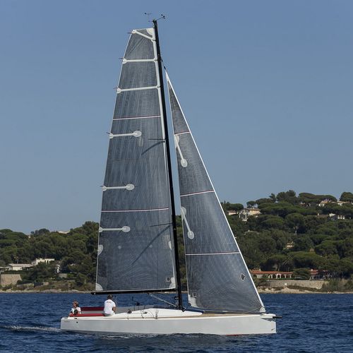 Veleiro Day Sailer - OPTIO - Wauquiez - de regata / 1 cabine / com quilha retrátil