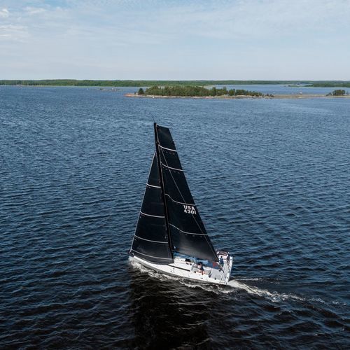 Veleiro de cruzeiro e regata - ClubSwan 43 - Nautor Swan - monotipo / 1 cabine / com gurupés