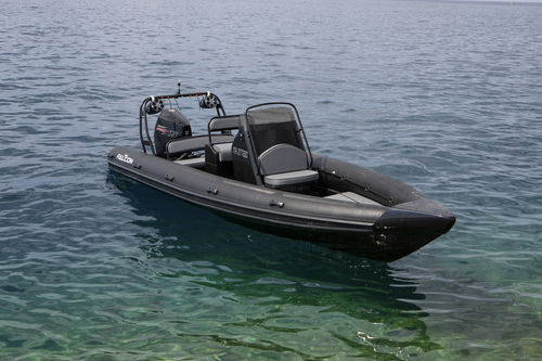 Barco inflável com motor de popa - 700 MK2 - Falcon Inflatables - bimotor / semirrígido / com console central