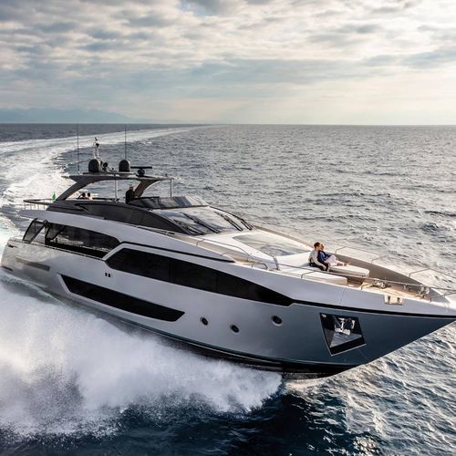 Iate a motor de cruzeiro - 90' ARGO - Riva - com flybridge / V-drive / em PRFV