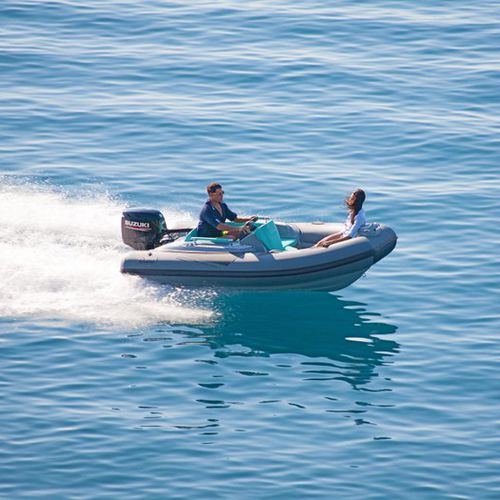 Barco inflável com motor de popa - CAYMAN ONE Luxury - Ranieri International - semirrígido / com console lateral / open