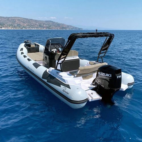 Barco inflável com motor de popa - CAYMAN 23  - Ranieri International - semirrígido / com console central / open