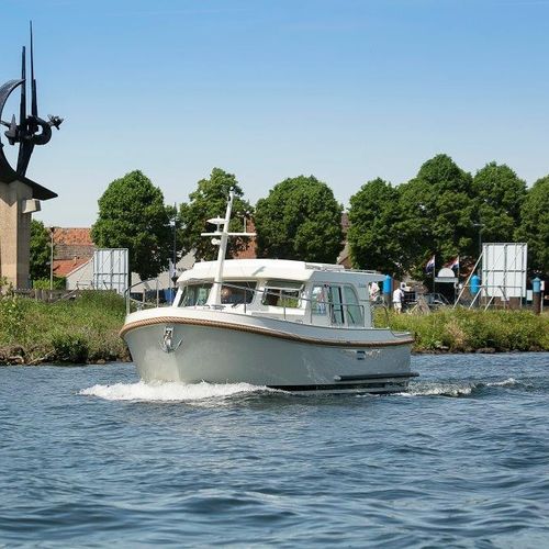 Lancha Express Cruiser com motor de centro - Grand Sturdy 35.0 SEDAN - Linssen Yachts B.V. - a diesel / com hard-top / fluvial