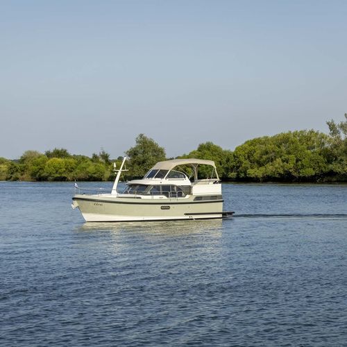 Lancha Express Cruiser com motor de centro - 30 SL AC - Linssen Yachts B.V. - com flybridge / esportiva / em aço