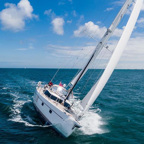 Iate à vela de cruzeiro - 565 - Oyster Marine - 3 cabines / com deck saloon / com gurupés
