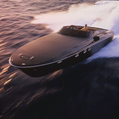 Lancha Express Cruiser com motor de centro - 44' BANZAI - Magnum Marine - bimotor / open / com console dupla