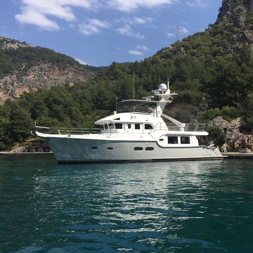 Iate a motor offshore - 52 - Nordhavn - trawler / com flybridge / com casco de deslocamento