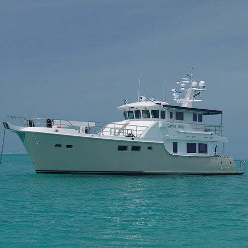 Iate a motor de alta velocidade - 63 - Nordhavn - trawler / com casa do leme / com casco de deslocamento