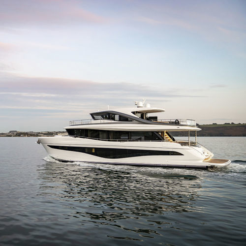 Iate a motor de cruzeiro - X80 - Princess - clássico / com flybridge / 4 cabines