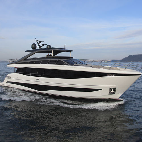 Iate a motor de cruzeiro - Y95 - Princess - com flybridge / 4 cabines / pernoite para 10 pessoas