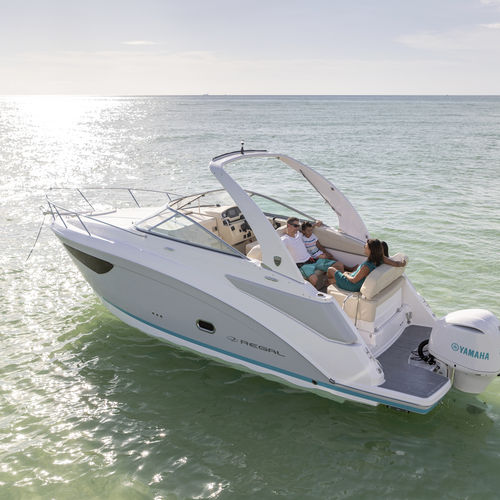 Lancha Cabin Cruiser com motor de popa - 26 XO - Regal - open / com console dupla / esportiva