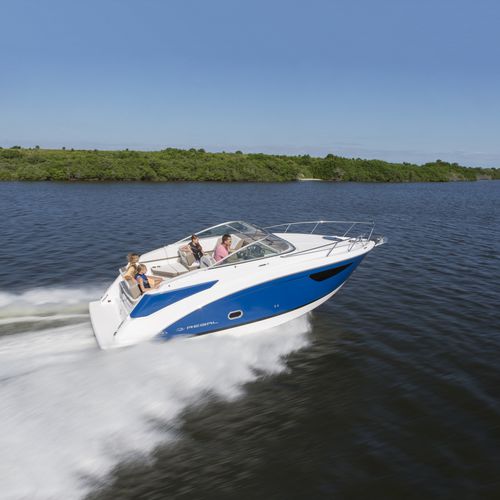 Lancha Cabin Cruiser com motor de centro - 26 EXPRESS - Regal - open / com console dupla / máx. 8 pessoas