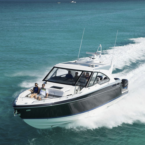 Lancha Express Cruiser com motor de popa - 400 Super  - Formula - quadrimotora / com hard-top / bowrider
