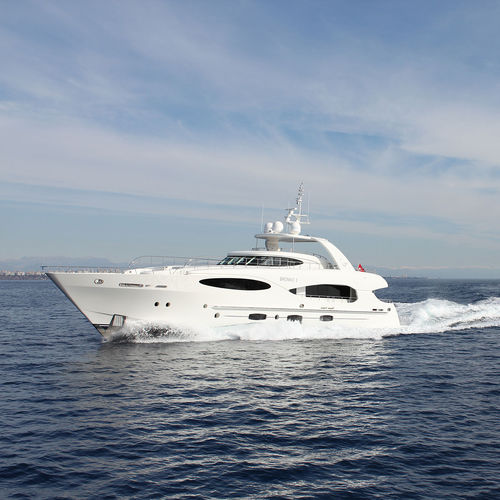 Superiate de cruzeiro - 32 M - Vicem Yachts - com flybridge / com casa de leme elevada / 4 cabines