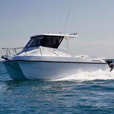 Barco de pesca-passeio catamarã - 7000 Gamefisher - LeisureCat - com motor de popa / bimotor / com casco de planeio