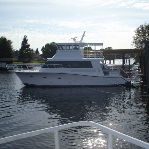 Iate a motor de charter - 58' - Newton Boats - de mergulho / com flybridge fechado