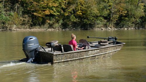 Jon boat com motor de popa - RXJT 872 - SeaArk Boats - open / com console lateral / de pesca esportiva